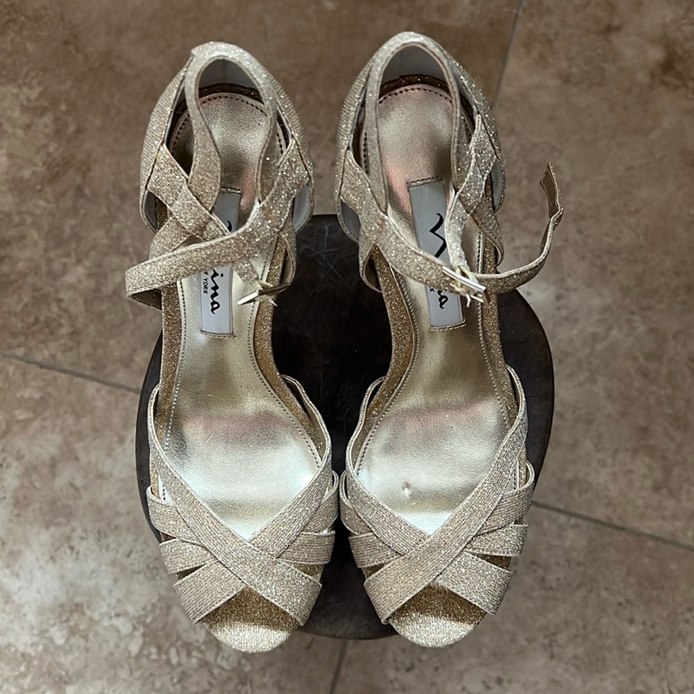 Nina gold glitter platform heel size 6.5